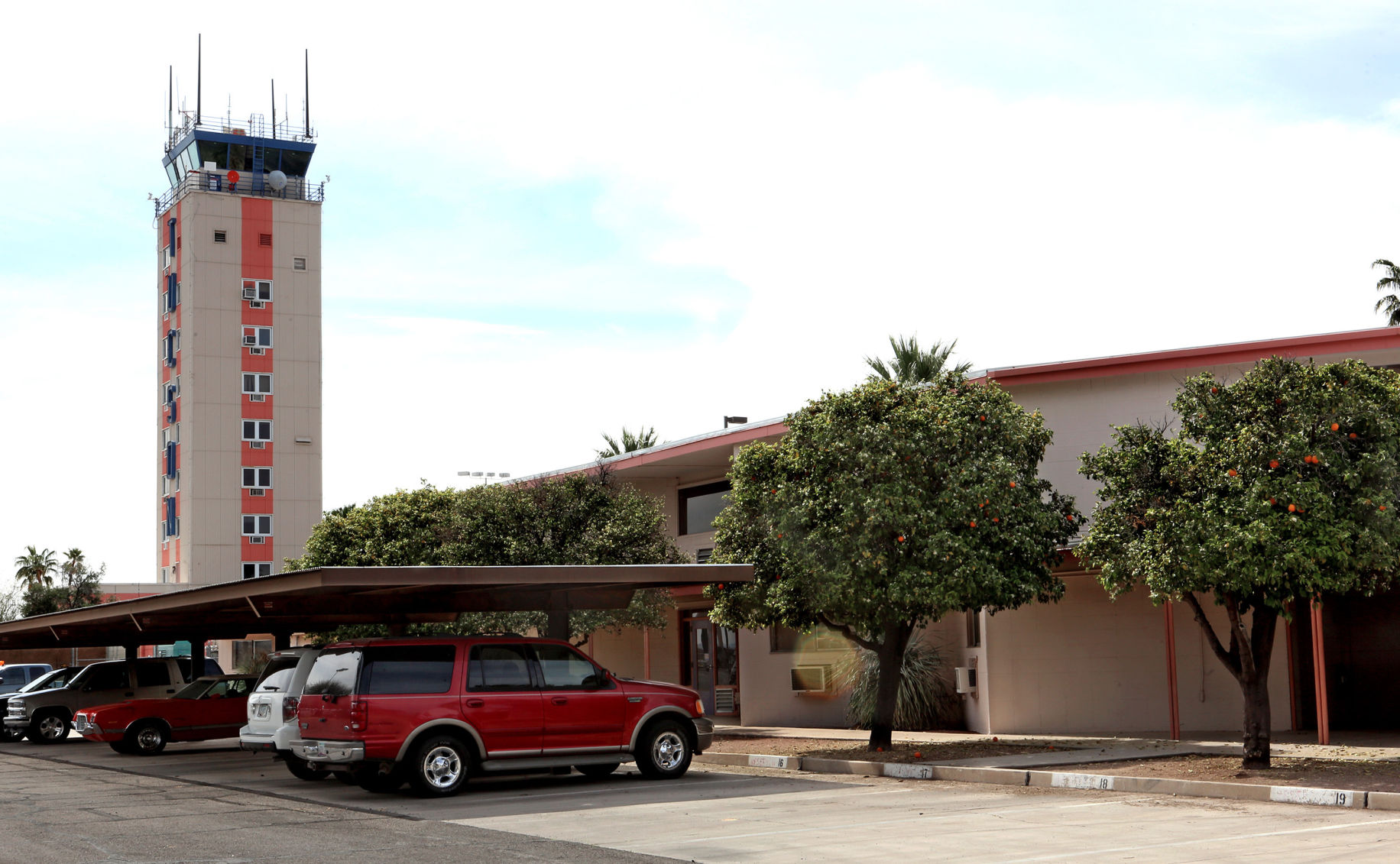 Then and Now: Tucson Airport RONtel hotel